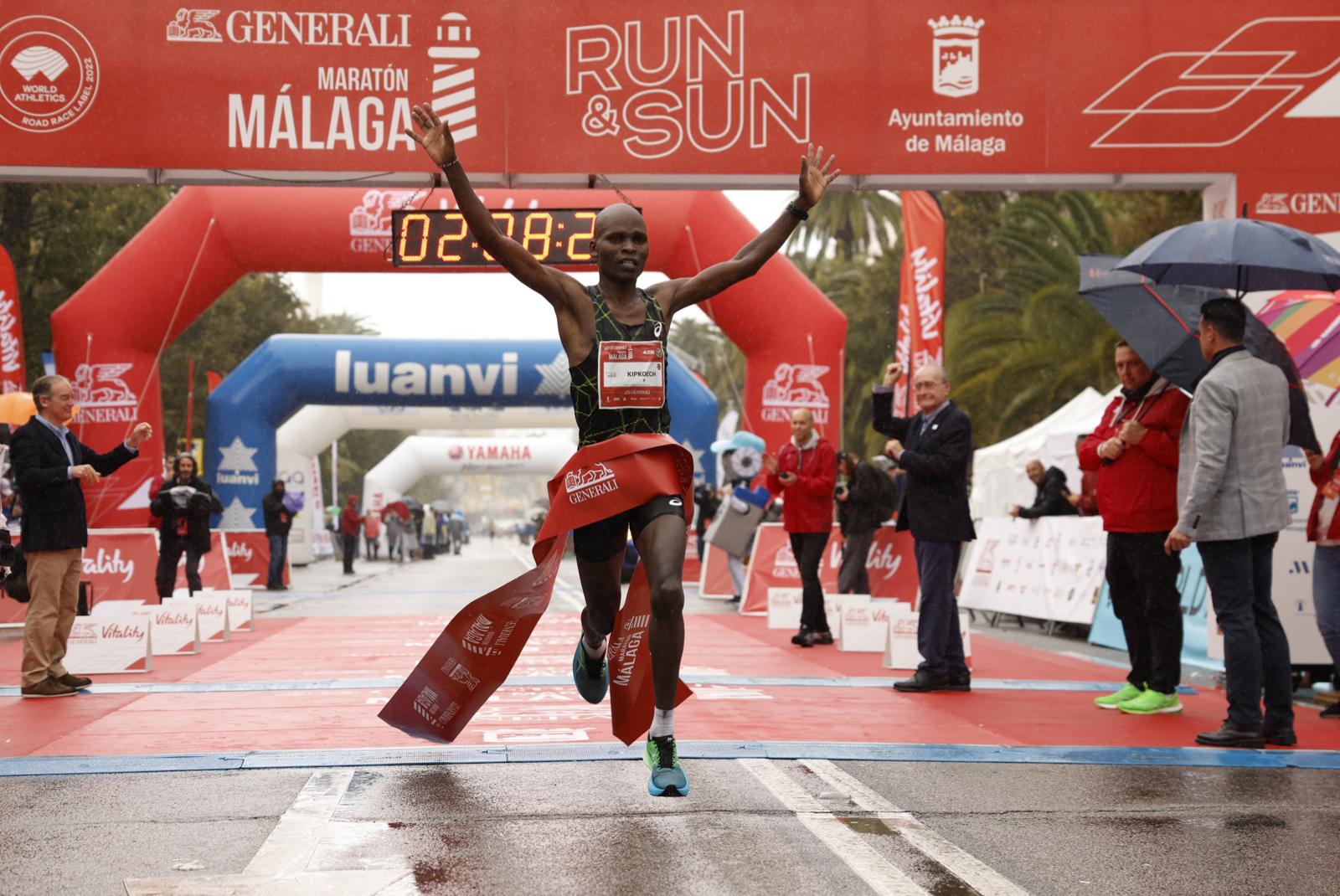 Las mejores imágenes del Generali Maratón de Málaga