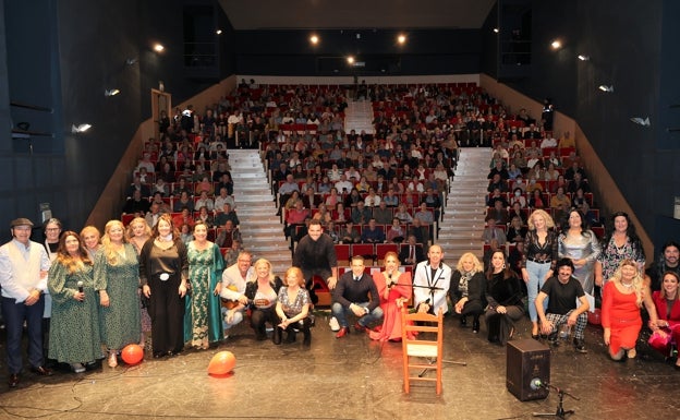 Mayores de Torrox demuestran sobre las tablas que son «eternamente jóvenes»