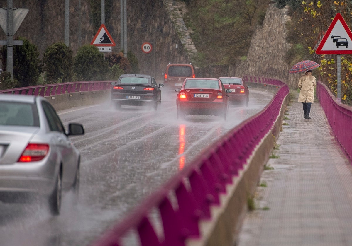 La DGT recuerda: así tienes que conducir en escenarios de lluvia abundante