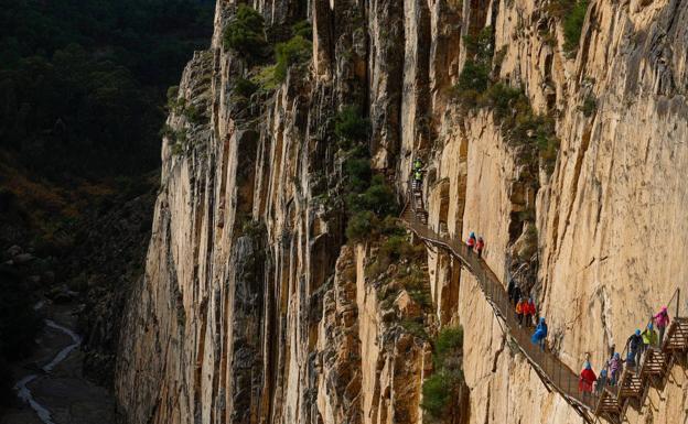 El Caminito del Rey reabre con un recorrido circular que evita el tramo dañado