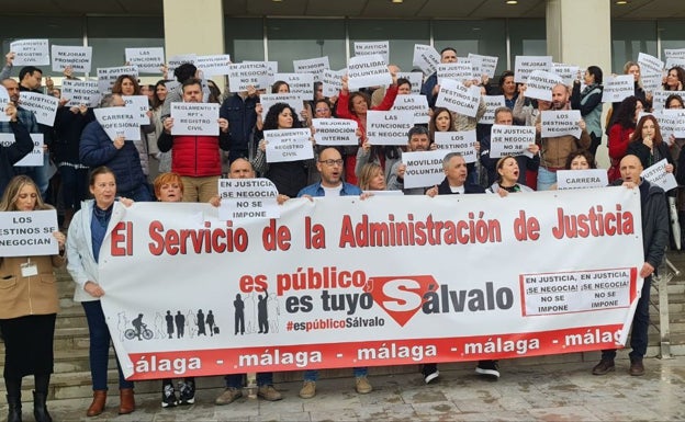 Los funcionarios de Justicia de Málaga protestan por la falta de negociación de la Ley de Eficiencia Organizativa