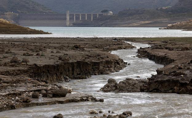 Las últimas lluvias elevan el nivel de los embalses en Málaga, pero son insuficientes para salir de la sequía