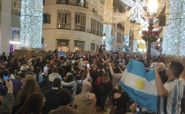 Pasión argentina en las calles de Málaga por el triunfo en el Mundial de Qatar