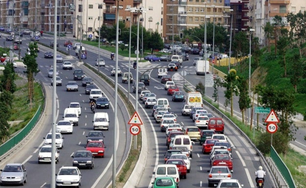 Luz verde a la mejora del firme de dos de los principales accesos a Málaga