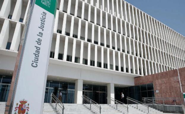 Primera rebaja de condena a un violador en Málaga
