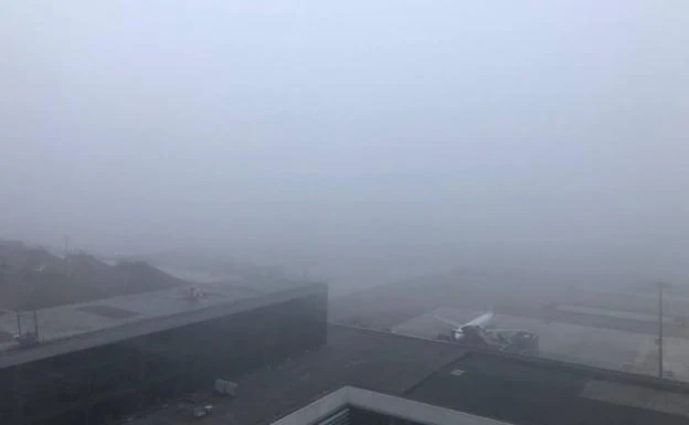 La niebla obliga al desvío de dos vuelos en el Aeropuerto de Málaga