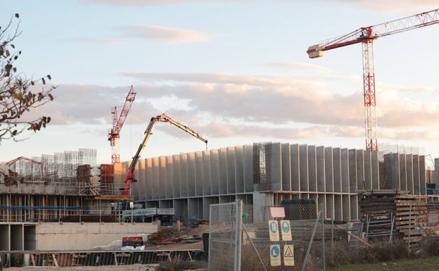 La Universidad limita sus inversiones a obras ya en marcha por los gastos en luz y personal