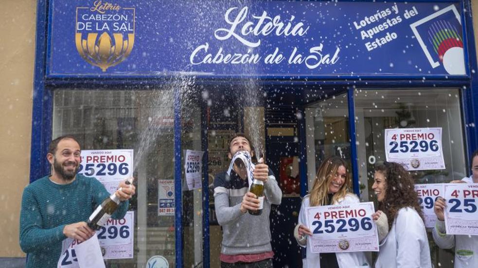 Calatayud y media España lloran de alegría con los cuartos premios