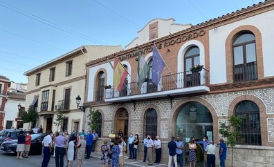 El PSOE de Riogordo presenta una queja ante el Defensor del Pueblo Andaluz sobre la periodicidad de los plenos