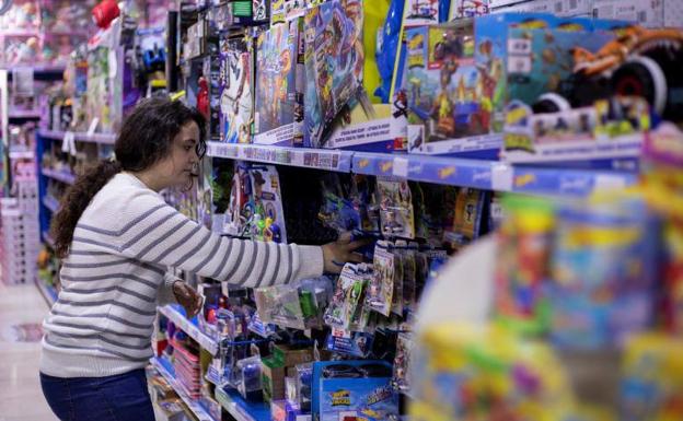 Qué tiendas y supermercados abren este lunes festivo, 2 de enero, en Málaga