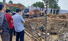 La pesadilla de Julen se repite en Vietnam: desesperados intentos para salvar a un niño atrapado en un hoyo de 35 metros