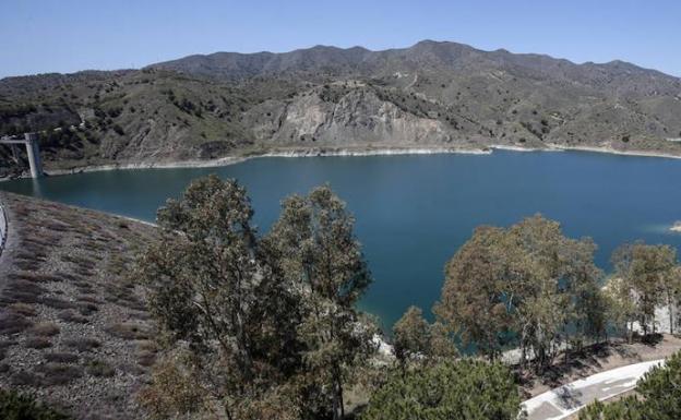 Extinguido un incendio declarado en el paraje Presa Limonero