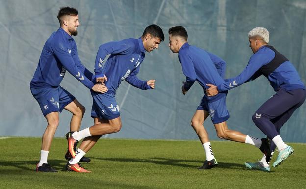 Juanfran, ausente en la dinámica del equipo y cerca de salir del Málaga