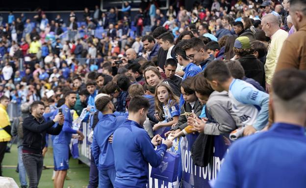 Impresionante respuesta de la afición del Málaga al entrenamiento a puertas abiertas