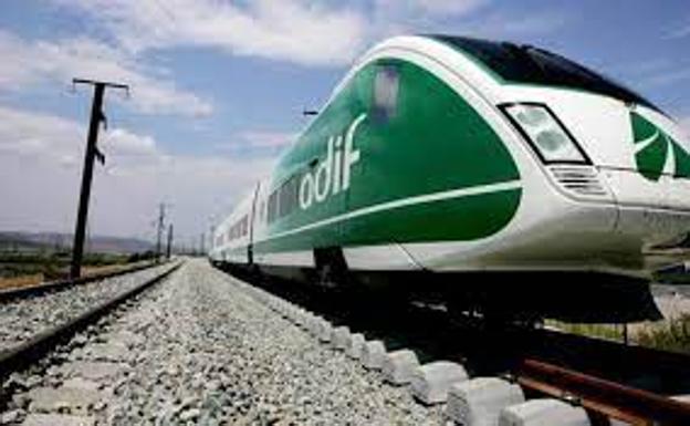 Adif arrienda un espacio en la terminal de transporte de mercancías de Málaga-Los Prados