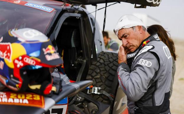 Carlos Sainz, resignado a ser un mecánico de lujo en el Dakar