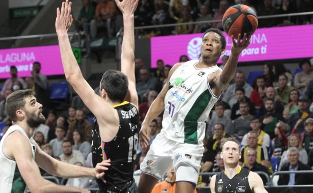 El Tenerife devuelve al Unicaja a la realidad