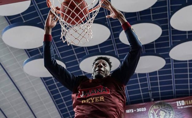 Yankuba Sima, más cerca del Unicaja tras quedarse otra vez sin jugar, esta vez en la Eurocup