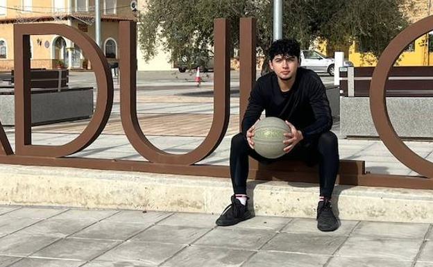 Una escuela de baloncesto móvil, el sueño de Cristian que busca convencer desde Málaga a la Liga Endesa