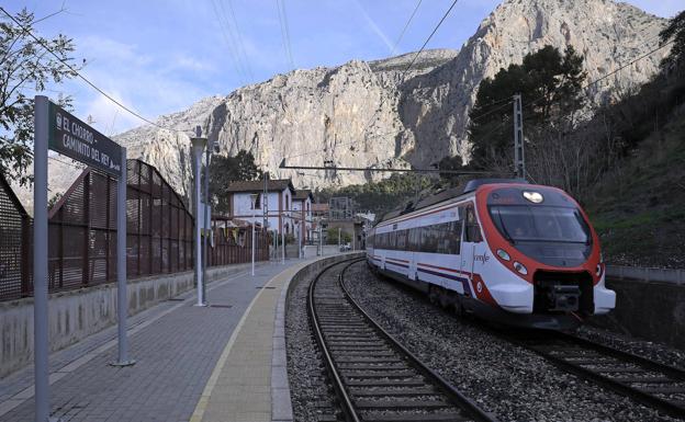 Ya existen hasta cinco conexiones de tren al día entre Málaga y el Caminito del Rey, pero son poco operativas