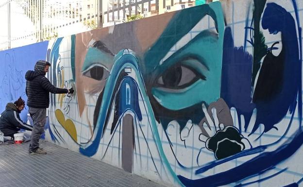 Un fondo marino inspirado en dibujos infantiles, el nuevo grafiti para el barrio del Soho