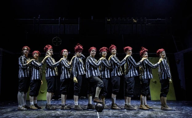 Festival de Teatro: 'Ladies Football Club' y la fórmula del éxito de Sergio Peris-Mencheta