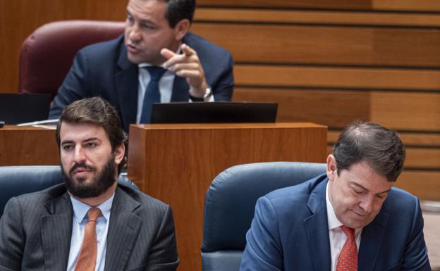 El PSOE tienta al PP para romper con Vox pero Feijóo descarta el cordón sanitario