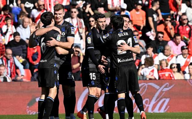 La Real Sociedad continúa su racha triunfal y vence en Vallecas