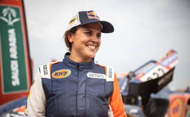 Laia Sanz: «Empezar el camino en coches junto a Sainz es un honor»