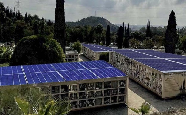 Málaga elige el cementerio y el 'parking' del Carpena para crear dos grandes parques solares