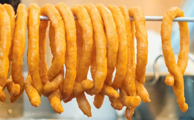 El tejeringo, el churro artesano que ha vuelto a resucitar en Málaga