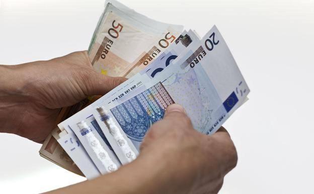 Un juzgado de Málaga anula una cláusula que limitaba el derecho al 'bonus' anual de una trabajadora