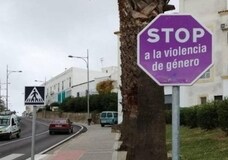 Señales contra la violencia machista que confunden a los conductores