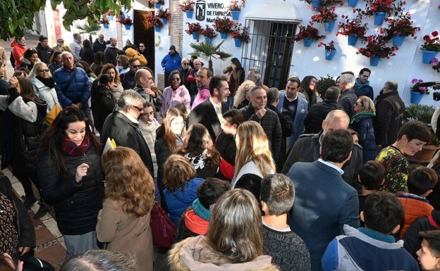 Las Ampas vuelven a la calle para pedir el instituto de Las Chapas en Marbella