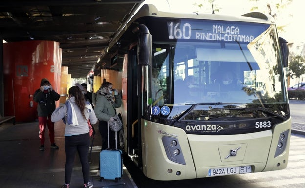 Viajar en bus entre los grandes municipios de la Costa y el interior de Málaga será más fácil y barato