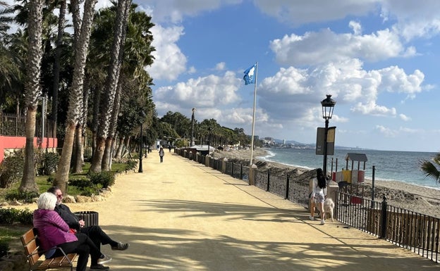 Costas abre expedientes para recuperar la posesión del dominio público marítimo terrestre en el paseo marítimo de Marbella