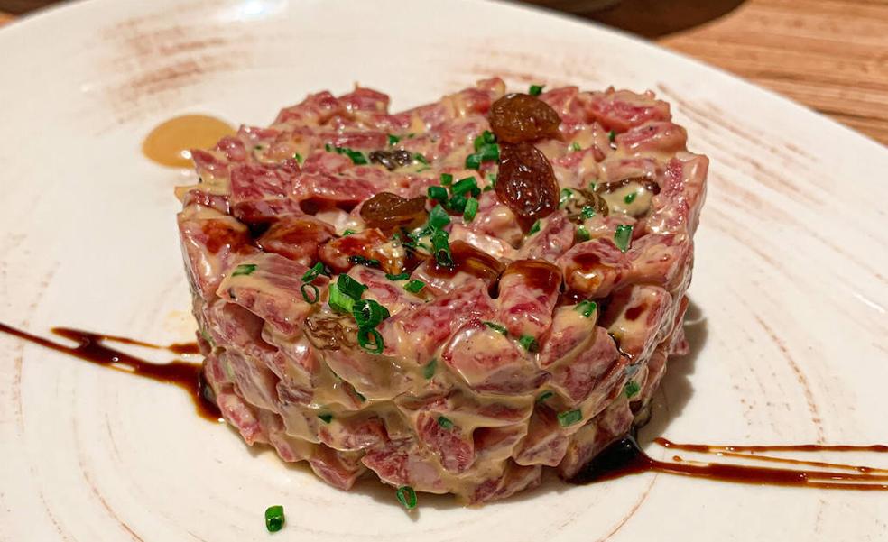 El tartar de salchichón de Taró: la receta de su inventor, Pachu Barrera
