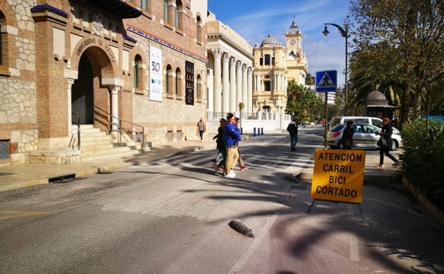 Las obras del carril bici de La Malagueta por fin echan a rodar en Málaga