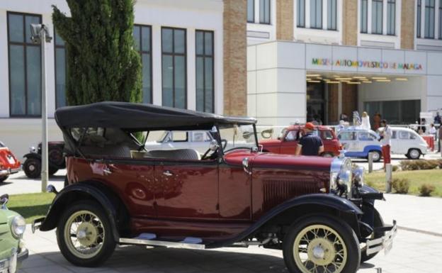 El Museo Automovilístico de Málaga vuelve a abrir sus puertas para una nueva visita nocturna