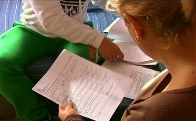SEPE: Los desempleados con hijos que no tengan derecho a paro podrán cobrar una ayuda de hasta 10.080 euros