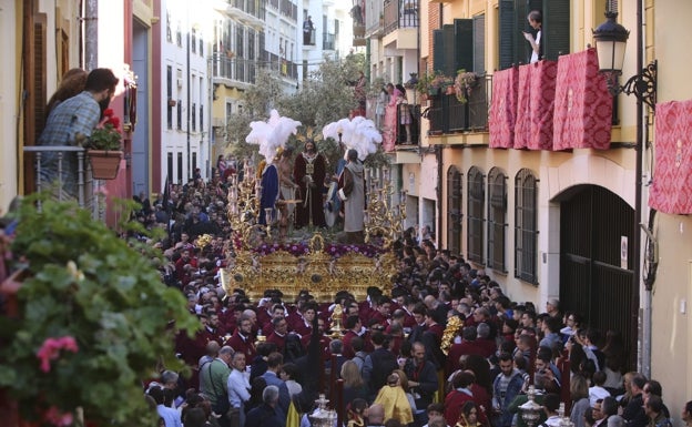 El Obispado de Málaga no quiere divorciados en los principales cargos de las cofradías