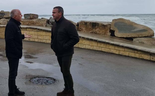 El Ayuntamiento de Manilva reforzará la escollera del Castillo