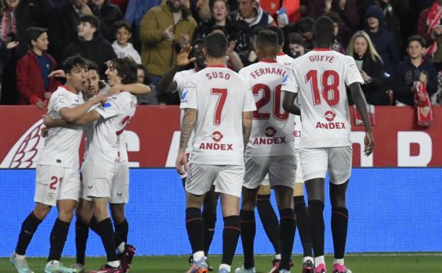 En-Nesyri y Bryan Gil dan aire al Sevilla