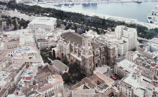 Seis ofertas de empresas constructoras compiten por la obra del tejado de la Catedral de Málaga