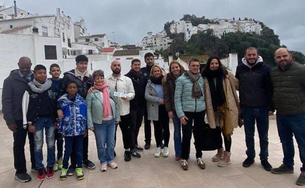 Casares inaugura la plaza de la Diversidad en defensa de los derechos humanos