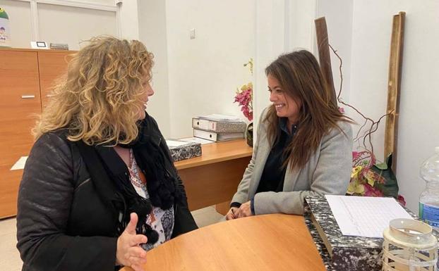 Organizan un curso de para confeccionar trajes de flamenca
