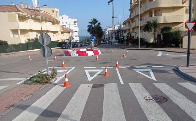 Manilva mejora la entrada al vial de Martagina