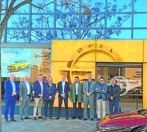 Florian Huettl, CEO de Opel y Vauxhall, visita Autopremier Málaga