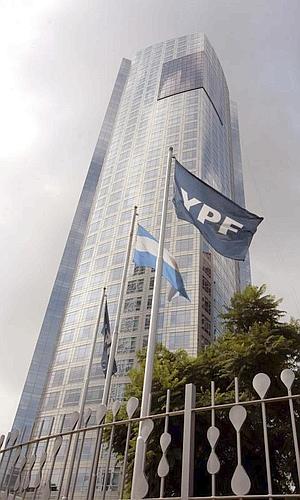Suspenden la cotización de YPF en Wall Street y Argentina