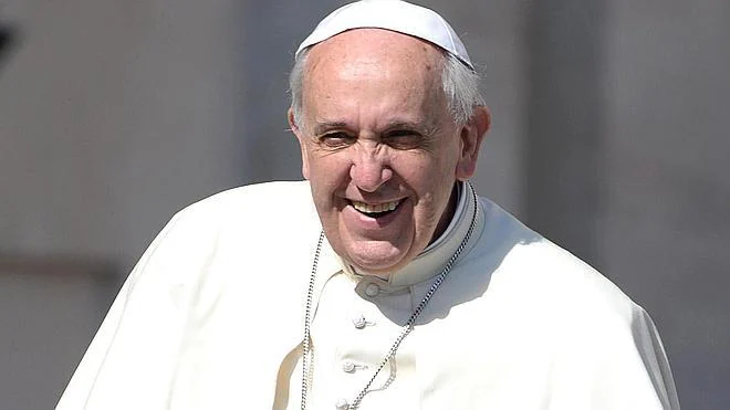 El Papa, enfadado por la lujosa comida en el Vaticano durante las canonizaciones